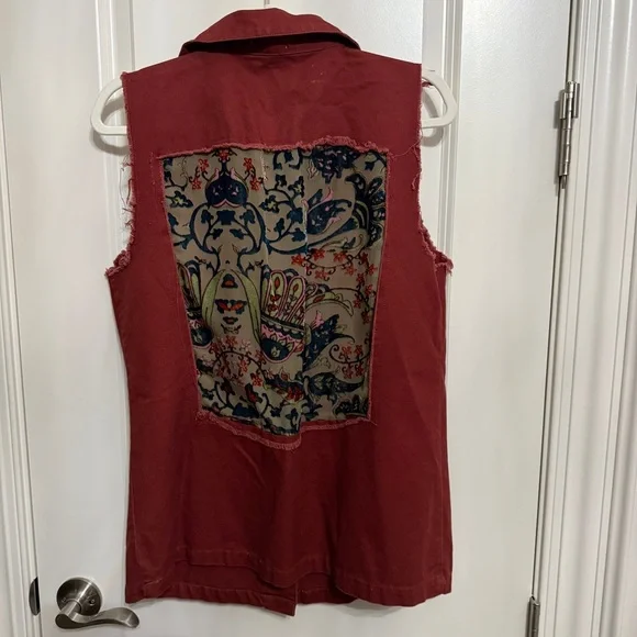 Vest Gimmicks by BKE bohemian Vest Paisley Back Size med NWOT - Picture 2 of 11